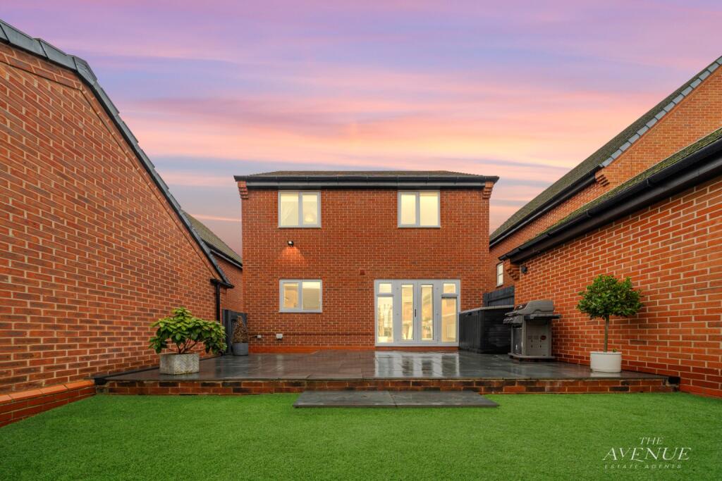 Main image of property: 19 Shaldon Close, Mapperley, Nottingham, Nottinghamshire, NG3 5XF