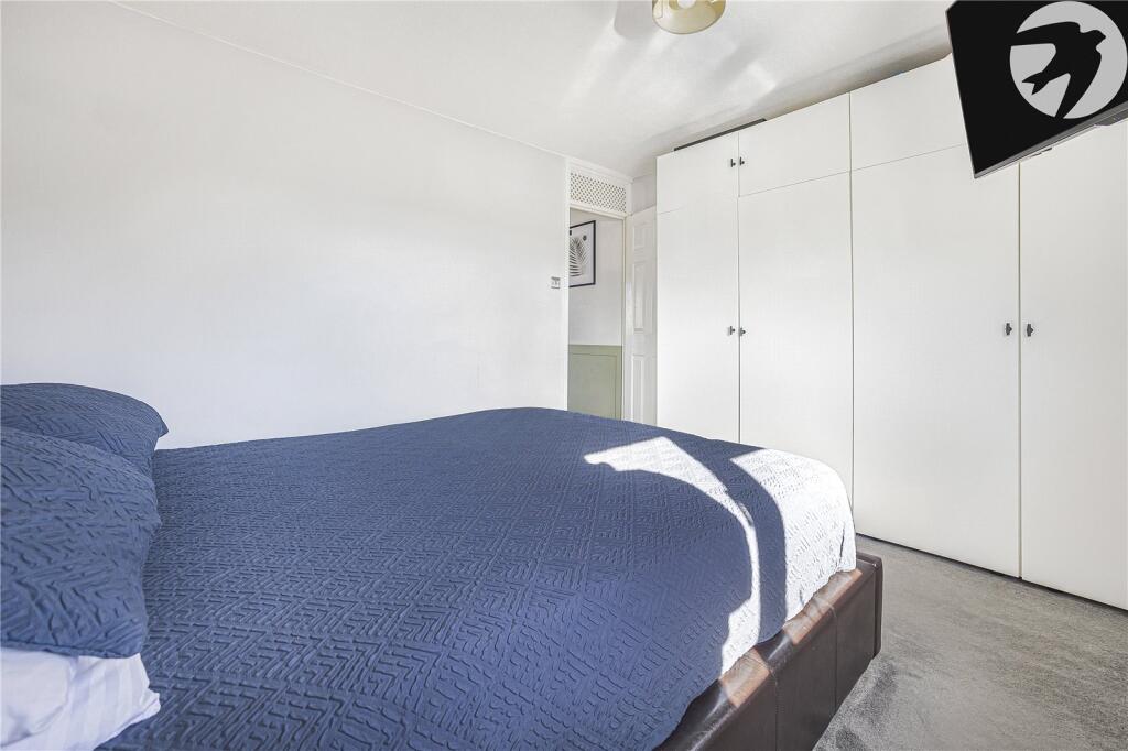 House in Swanley, Hextable - More