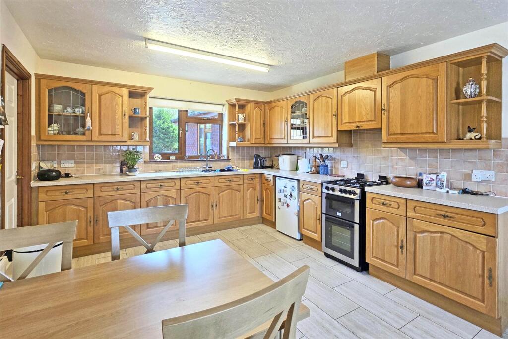 House in Llandrindod - View 4