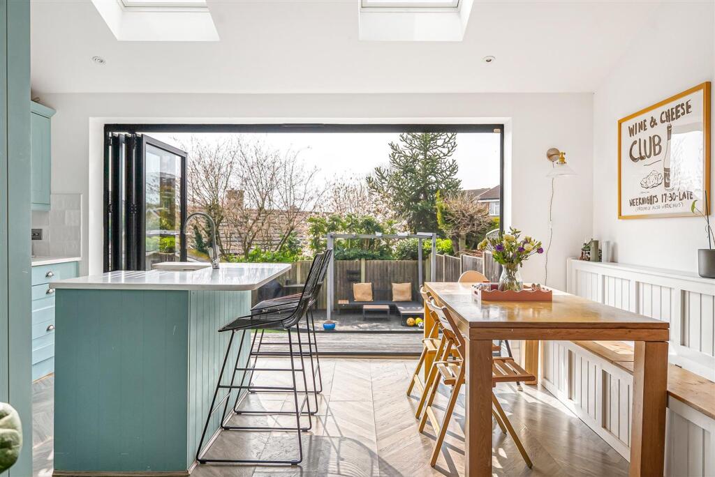House in Ware, Kings Hill - View 3