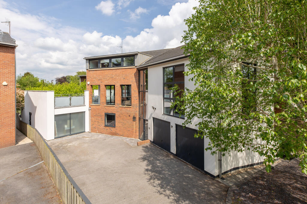 Walnut House, 70A Middlecave Road, Malton, North Yorkshire - View 2