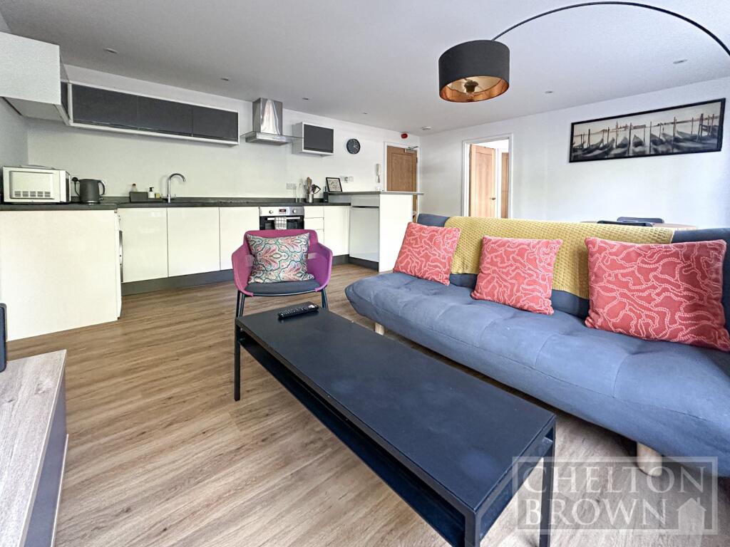 Apartment in Northampton, Cliftonville - View 6