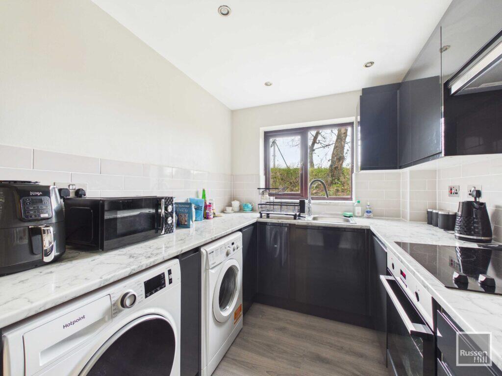 Briar Court, West Norwich photo 3