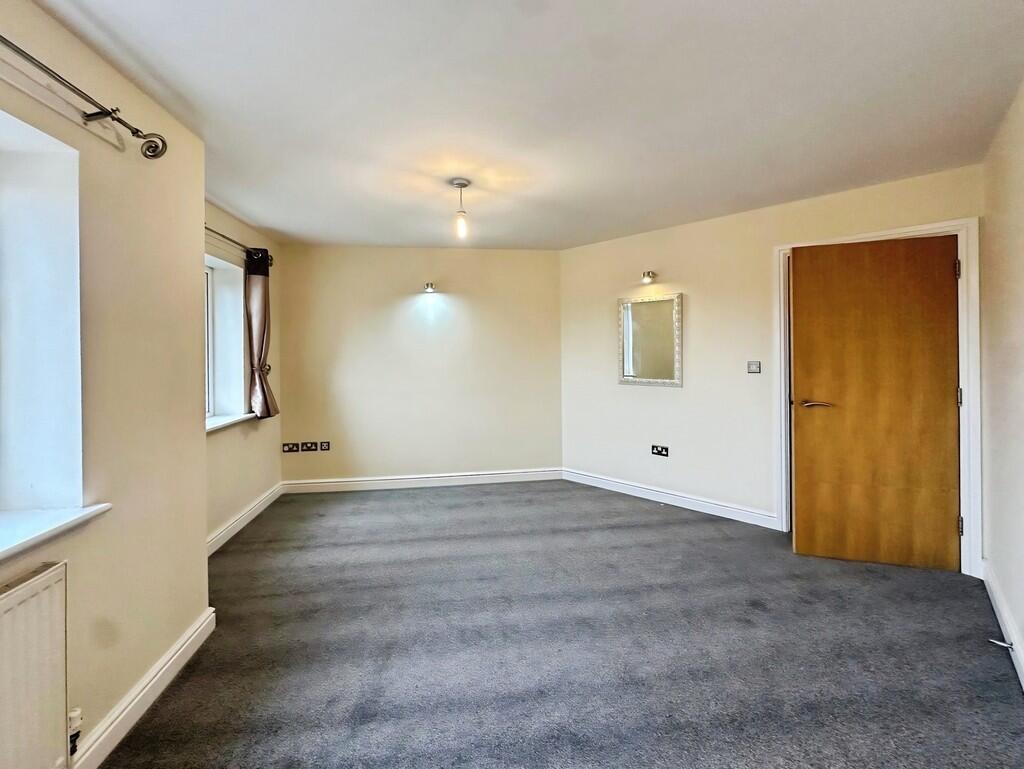 Apartment in Derby - View 3