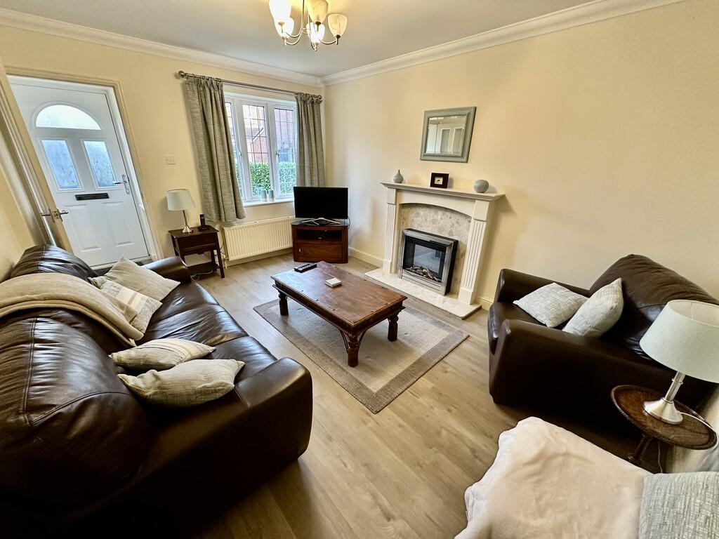 House in Doncaster, Barnby Dun with Kirk Sandall - View 2