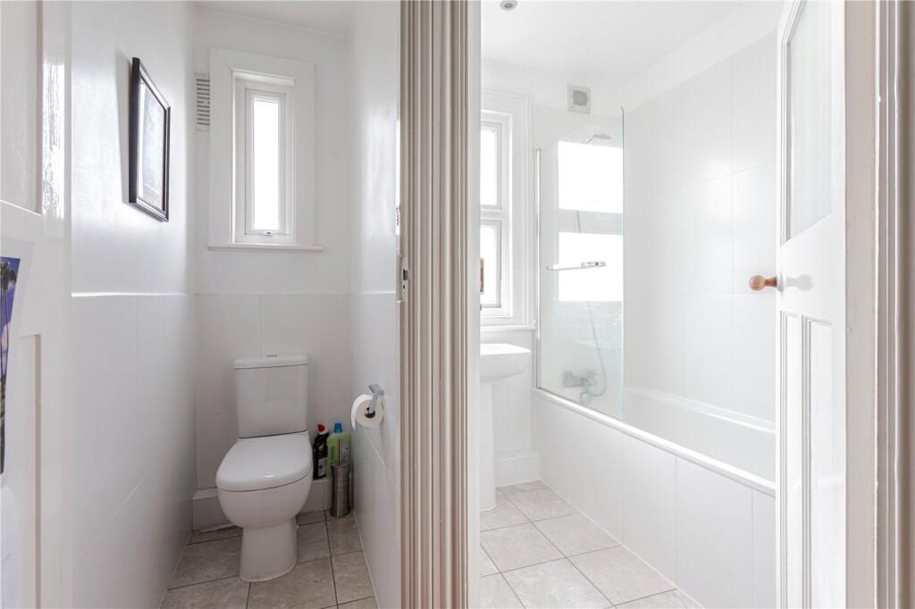 House in London - View 6