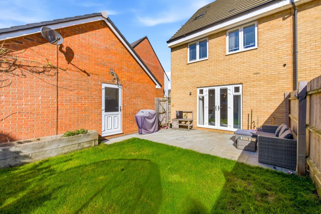 Fontaines Road, Glebe Farm, MK17 photo 4