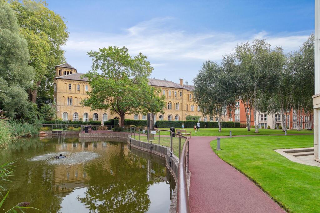 House in London, Royal Borough of Kensington and Chelsea - View 3