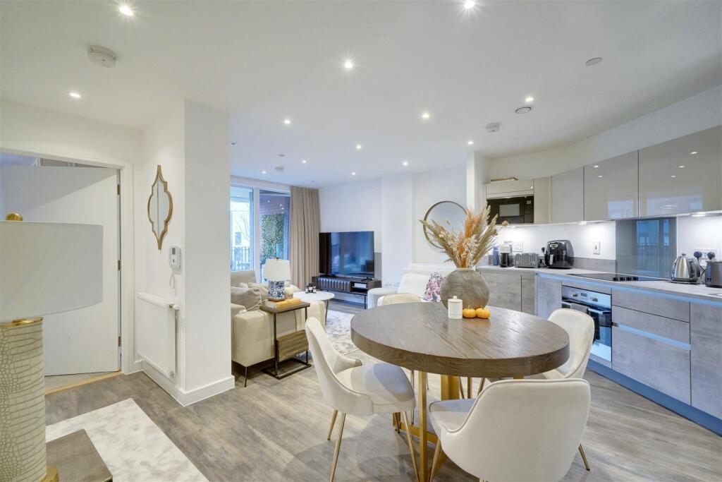 Apartment in London - View 2
