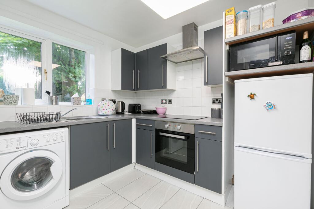 Apartment in Mid Sussex, Slaugham - View 2