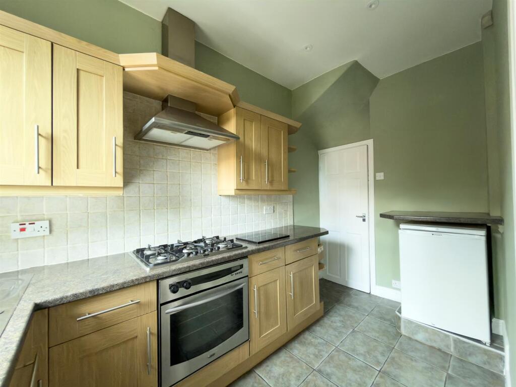 House in Leeds, Buslingthorpe, Woodhouse - More