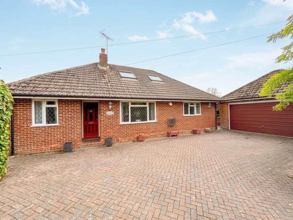 4-bed detached on Whitsbury Road, Fordingbridge, SP6, £575,000