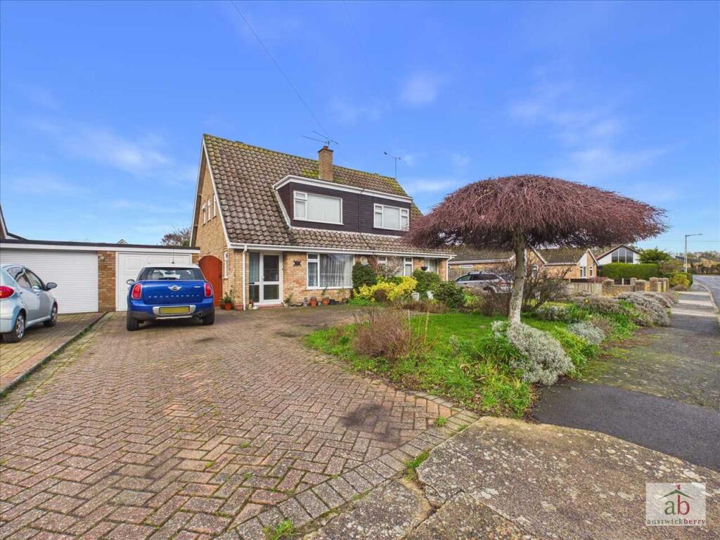 3-bed semi-detached on Copswood Close, Kesgrave, £350,000