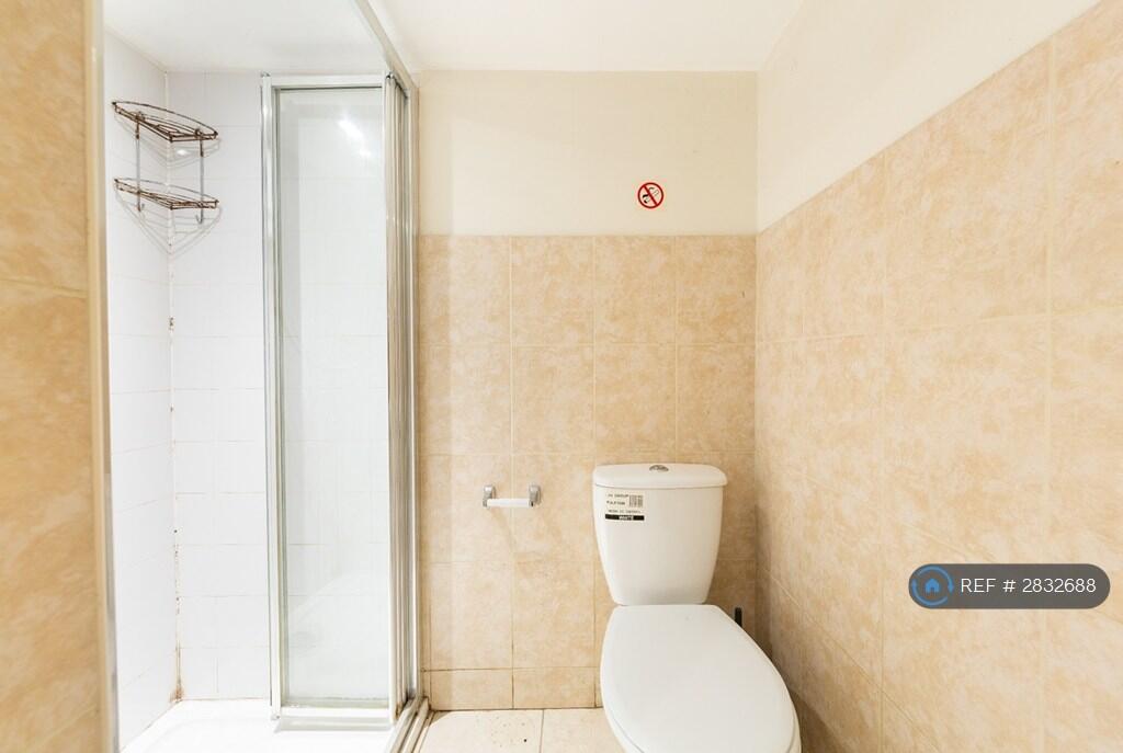 1 bedroom house share for rent