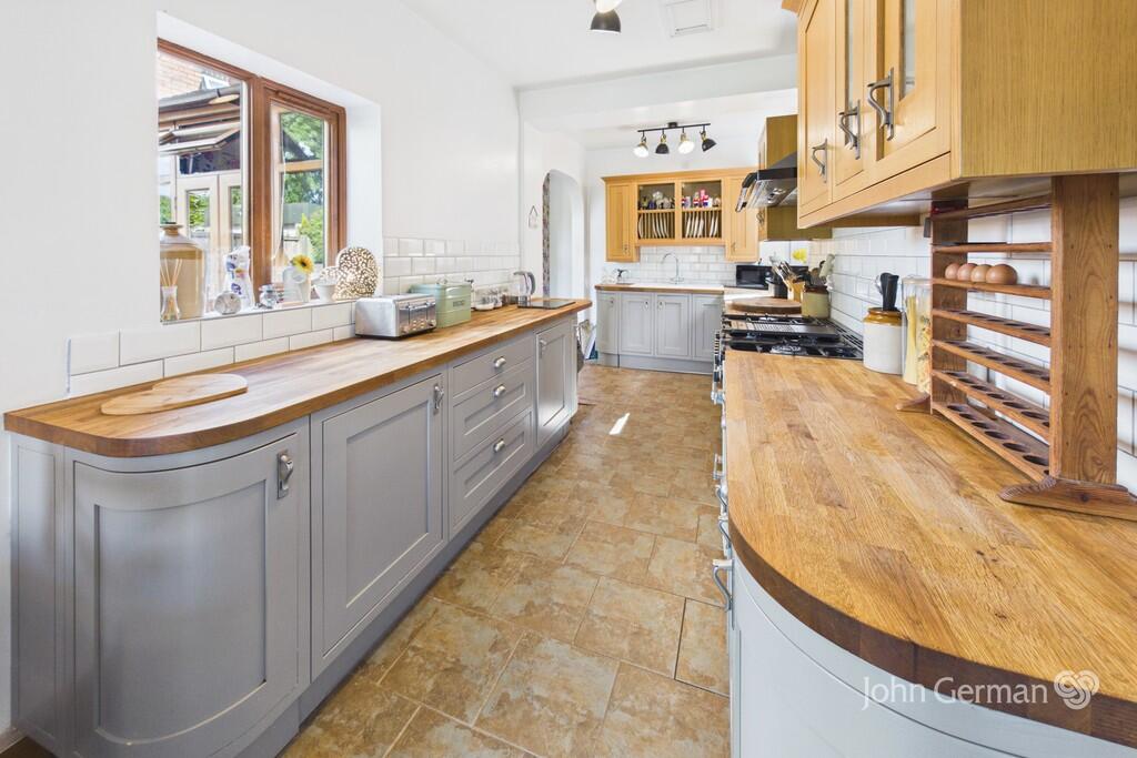 House in Stoke-on-Trent - More