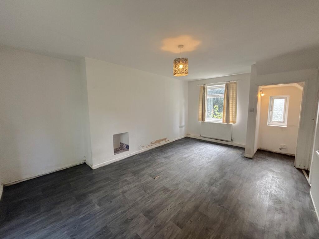 Shirley Grove, Gomersal, Cleckheaton, BD19 photo 2
