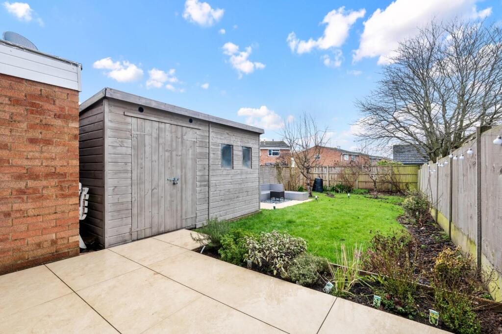 House in Warwick, Whitnash - View 4