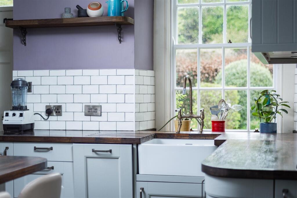 House in Leeds, Castley - More