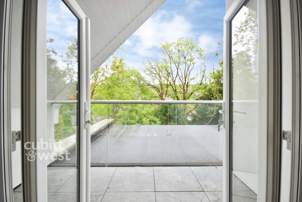 Apartment in Croydon - More