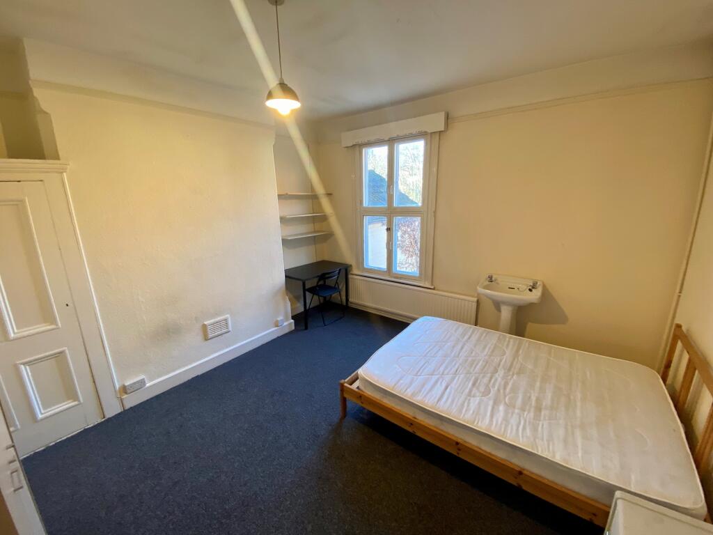 House in Nottingham - View 2