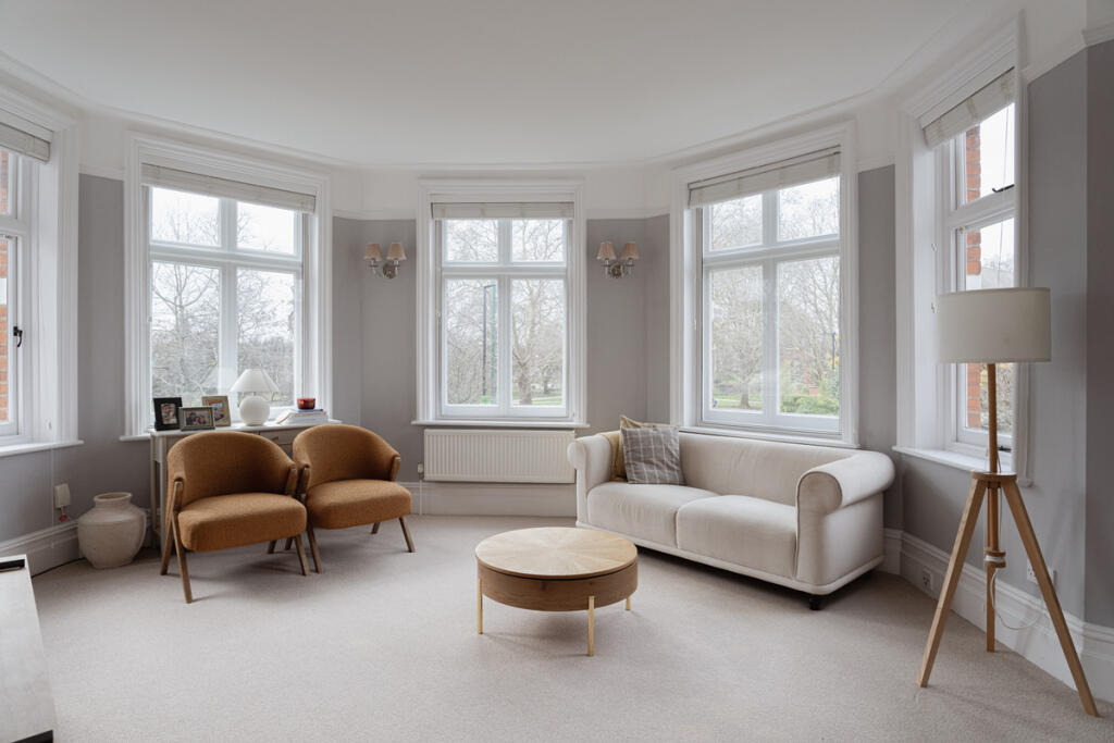 Main image of property: Rusthall Mansions, Chiswick, W4