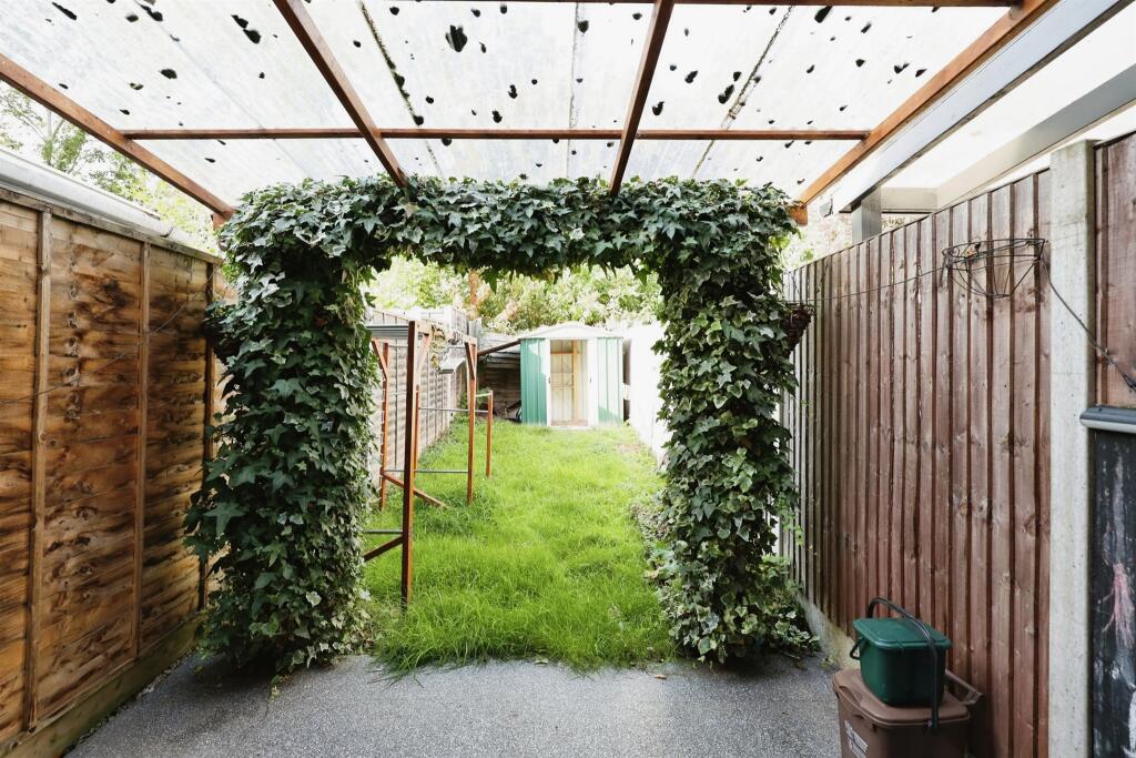House in Watford - View 5