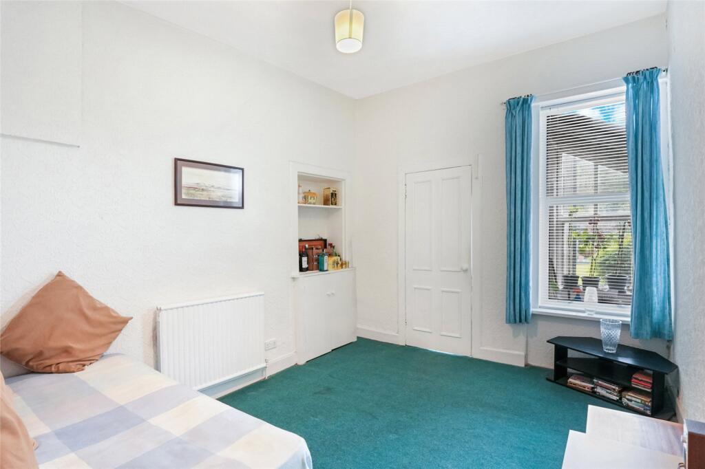 Apartment in Paisley - More