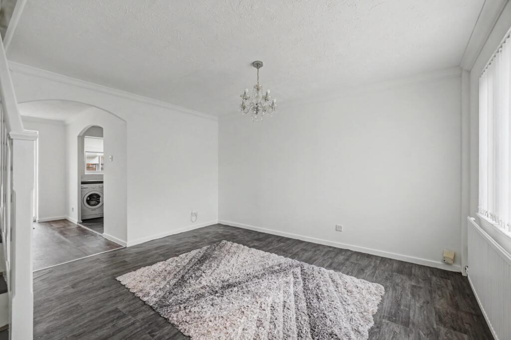 House in Swale, Grove Park, Milton Regis - View 3