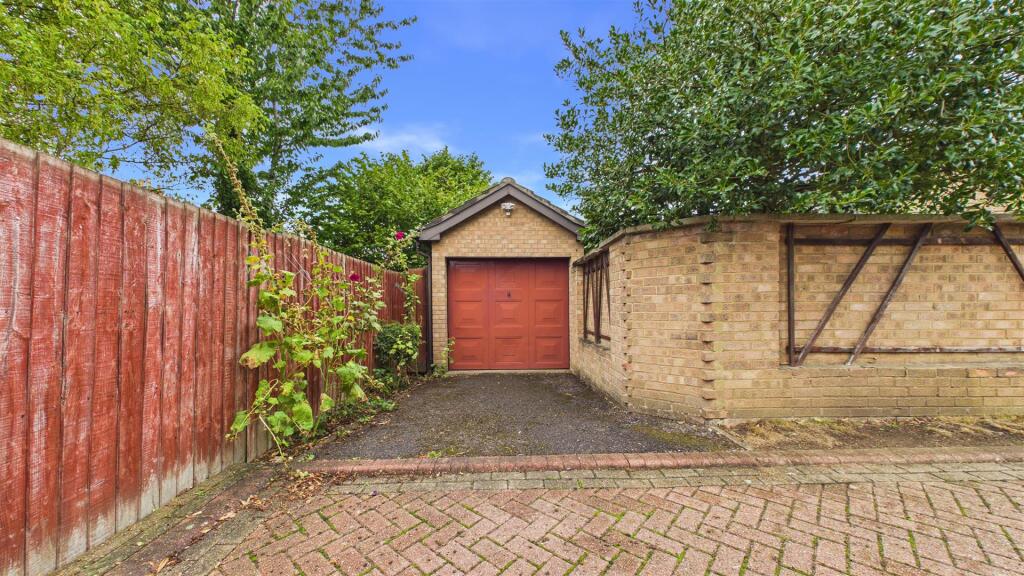House in Peterborough - More