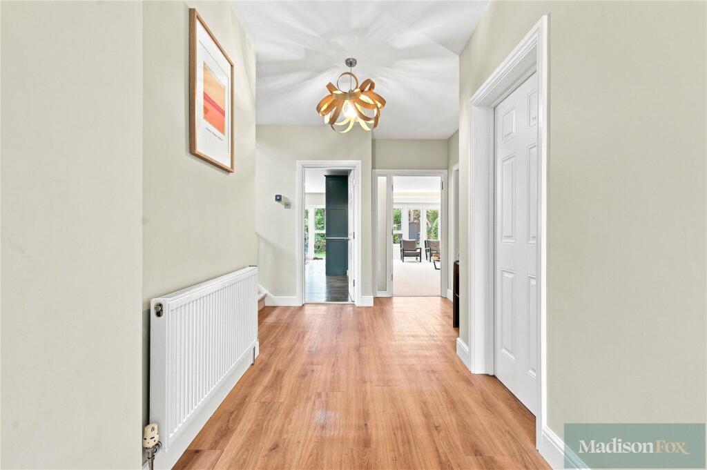 Brook Rise, Chigwell, Essex, IG7 photo 3
