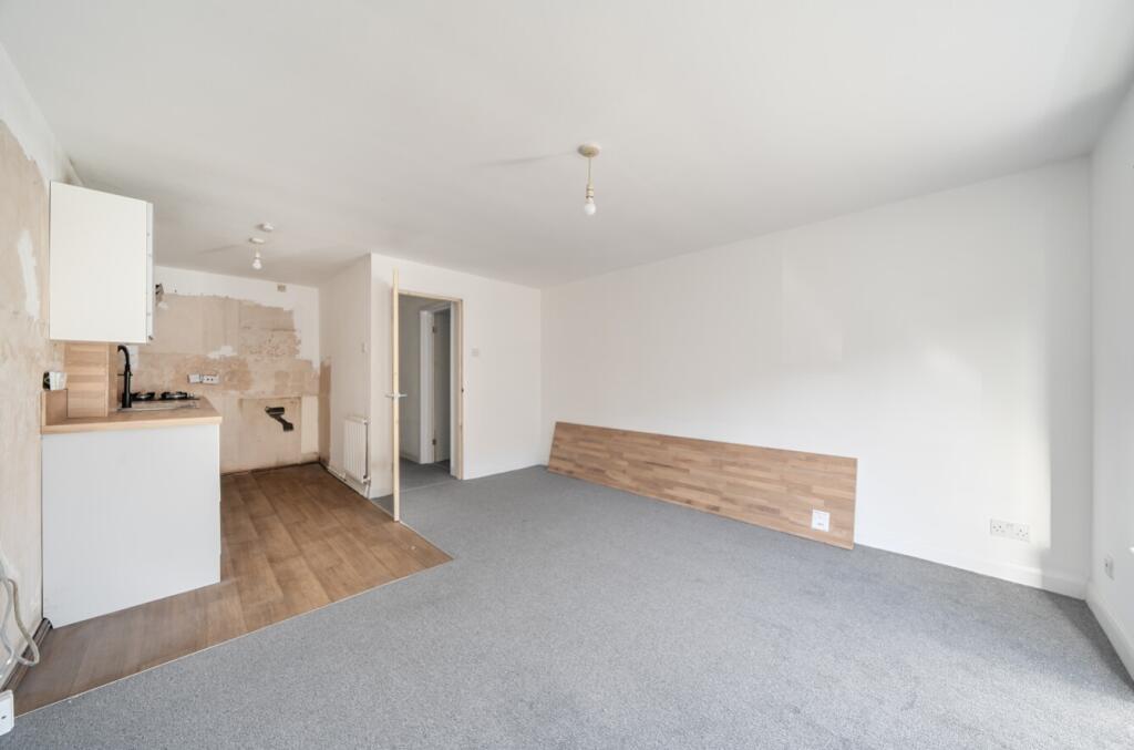 Apartment in Doncaster - View 4