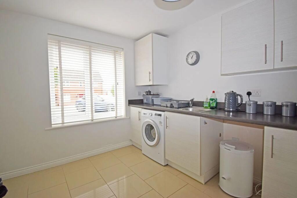 2 Brook Meadow, Wychbold, Droitwich, Worcestershire. WR9 7SJ photo 4