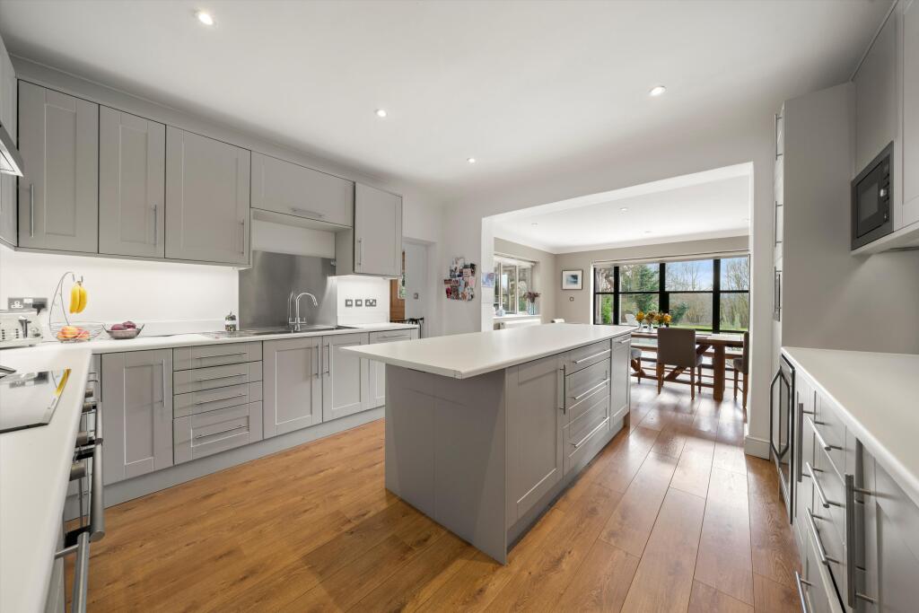 House in Kingston upon Thames - View 4