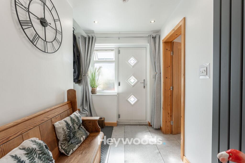House in Newcastle-under-Lyme, Westbury Park - View 4