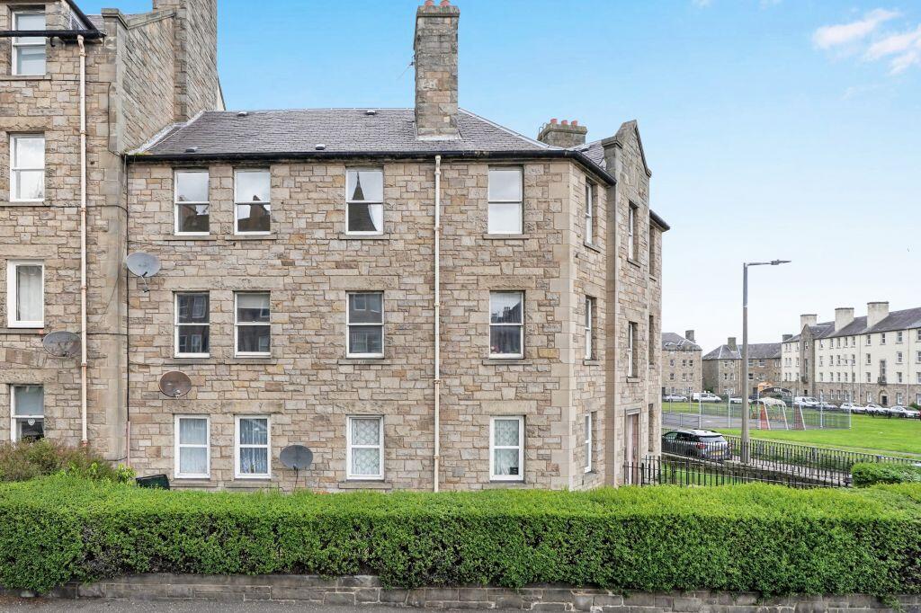 Main image of property: 15/5 Portobello Road, Piershill, Edinburgh, EH8 7BB