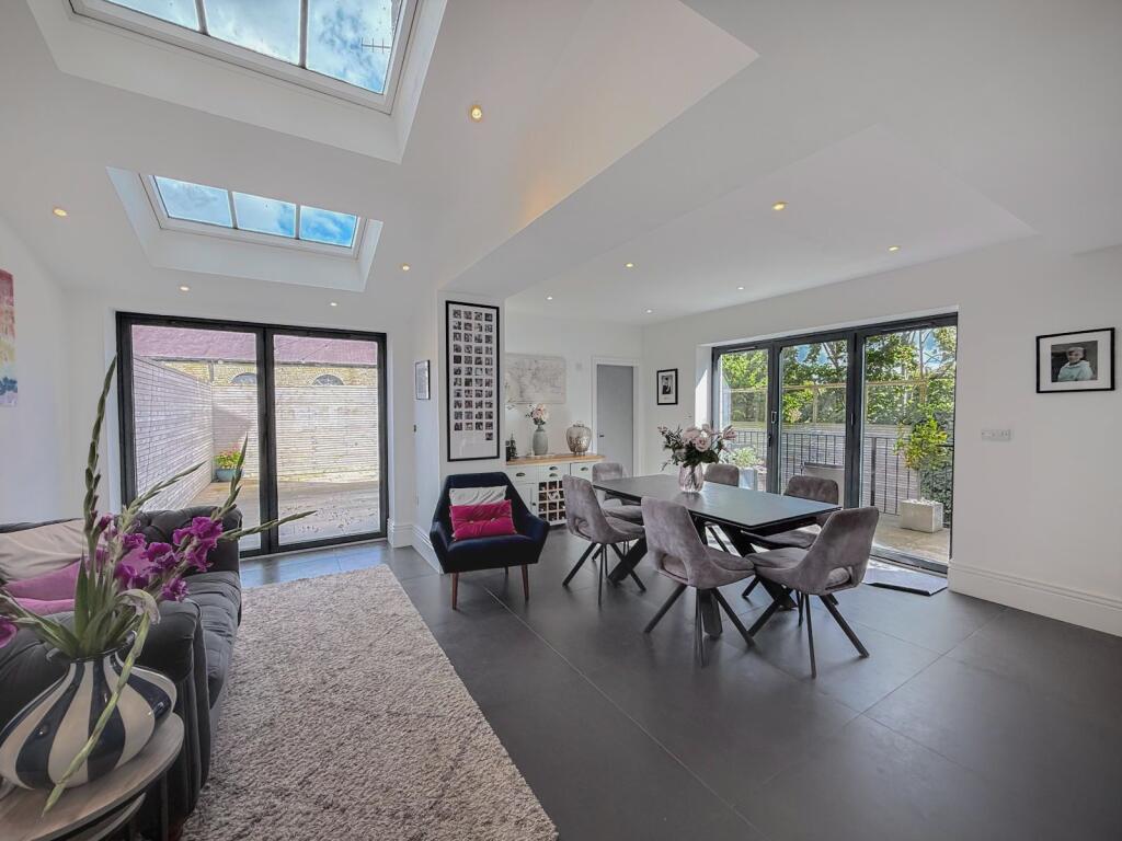 House in Stockport - View 4