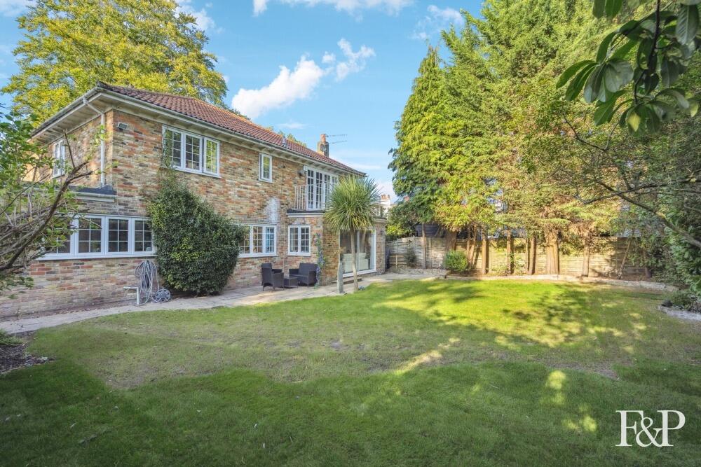 House in Slough, Gerrards Cross - View 4