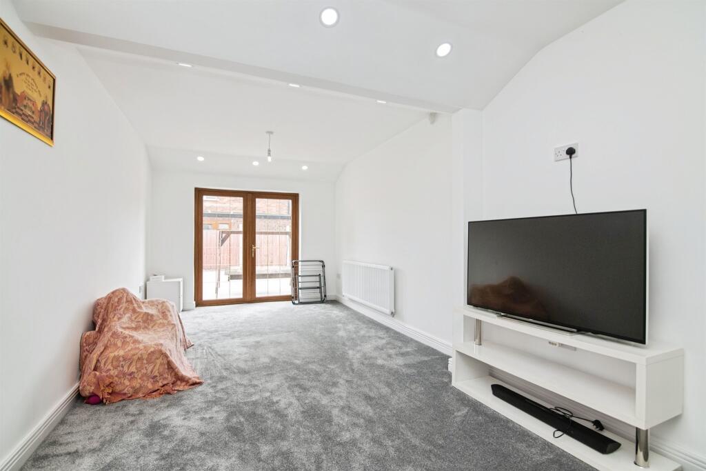 House in Sandwell, West Midlands - View 4