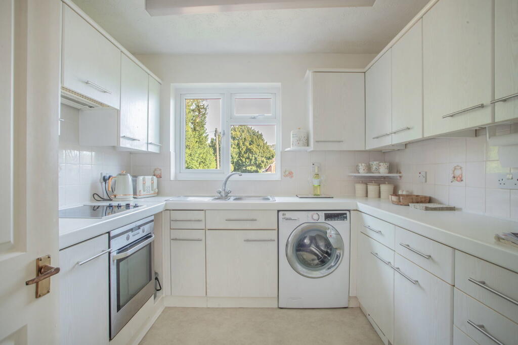 Apartment in Stroud, Wotton-under-Edge - View 3