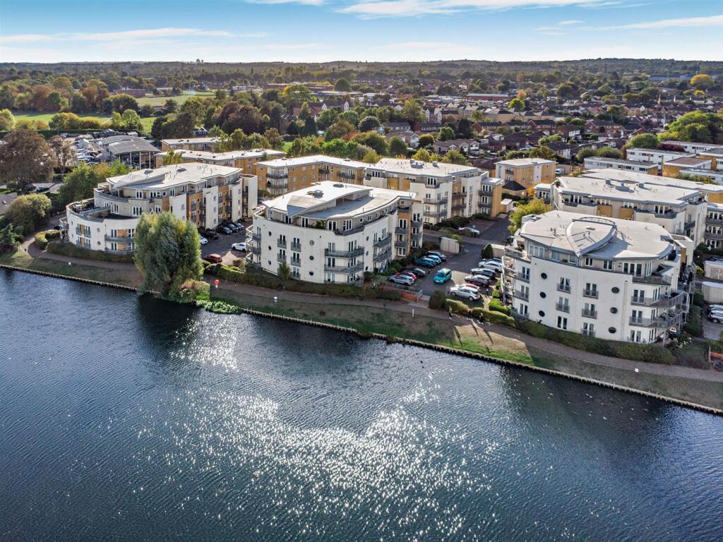 Bridge Wharf, Chertsey photo 4