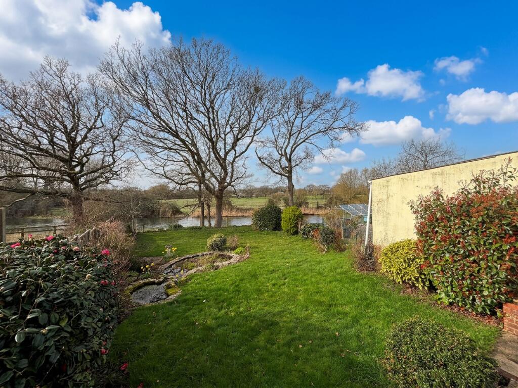 Moot Gardens, Downton, SP5 photo 2