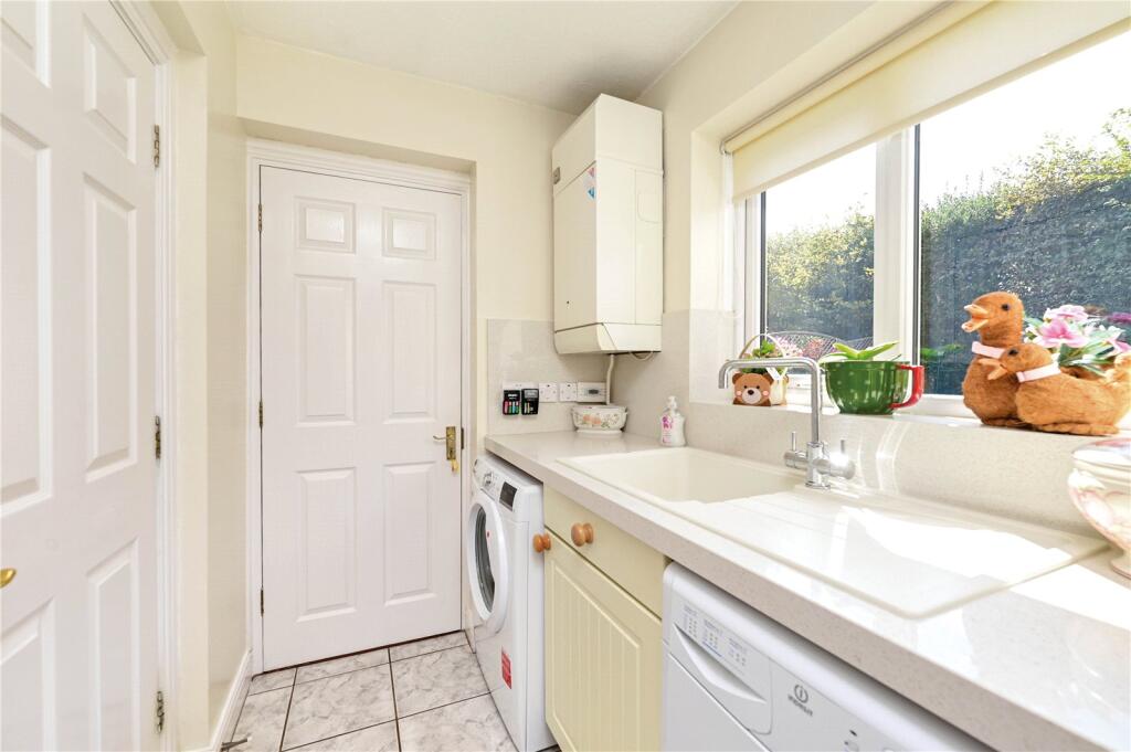 House in Guildford, Ash - More