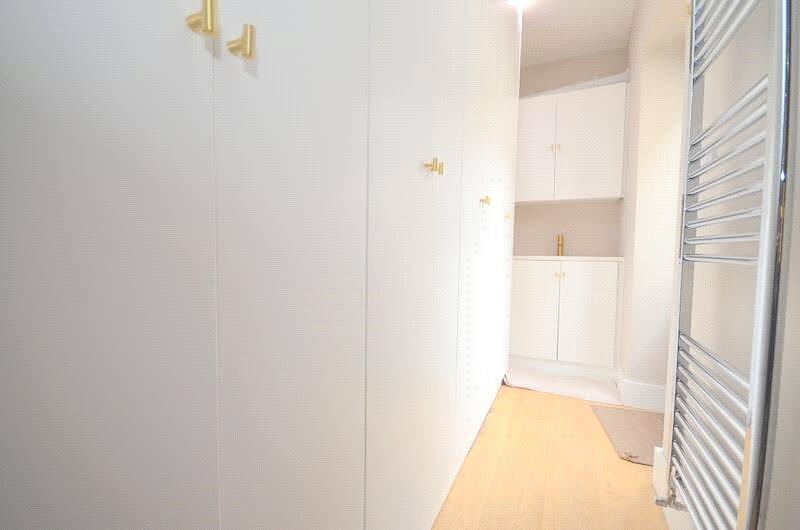 House in Romford - More