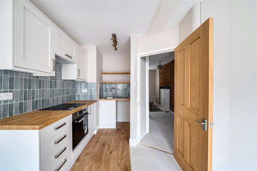 Apartment in Southampton - View 5