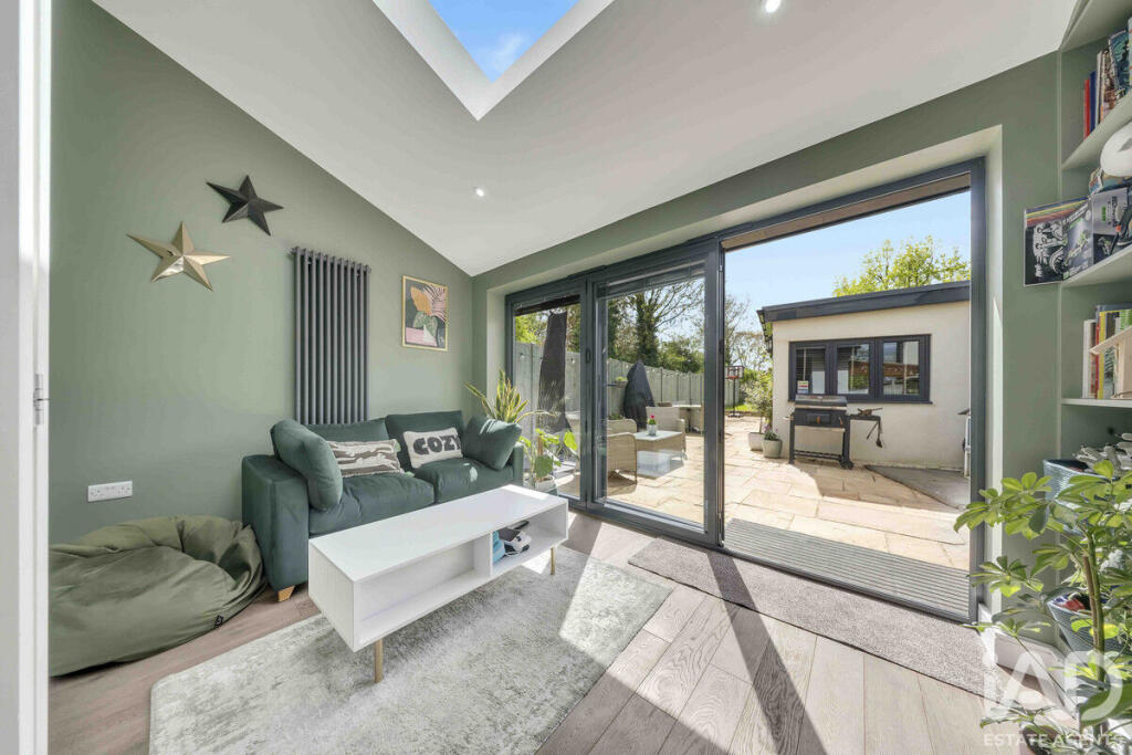 House in East Cambridgeshire, Ely - More