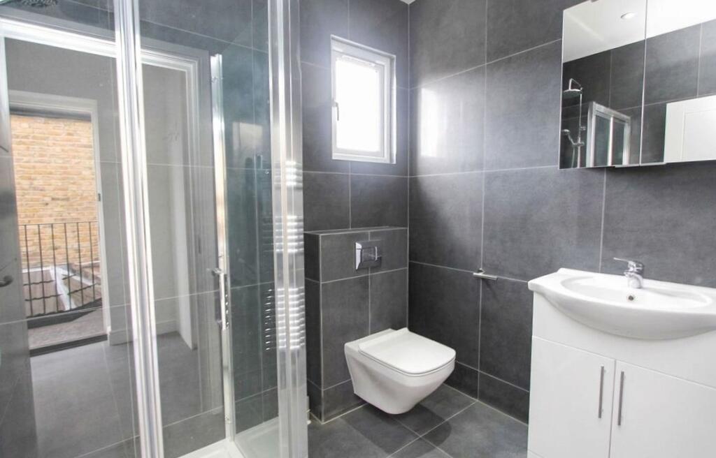 Apartment in London - View 5