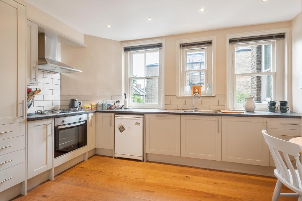 Apartment in London - More
