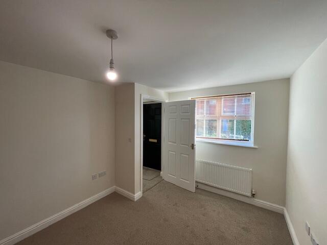 Apartment in Milton Keynes - View 4