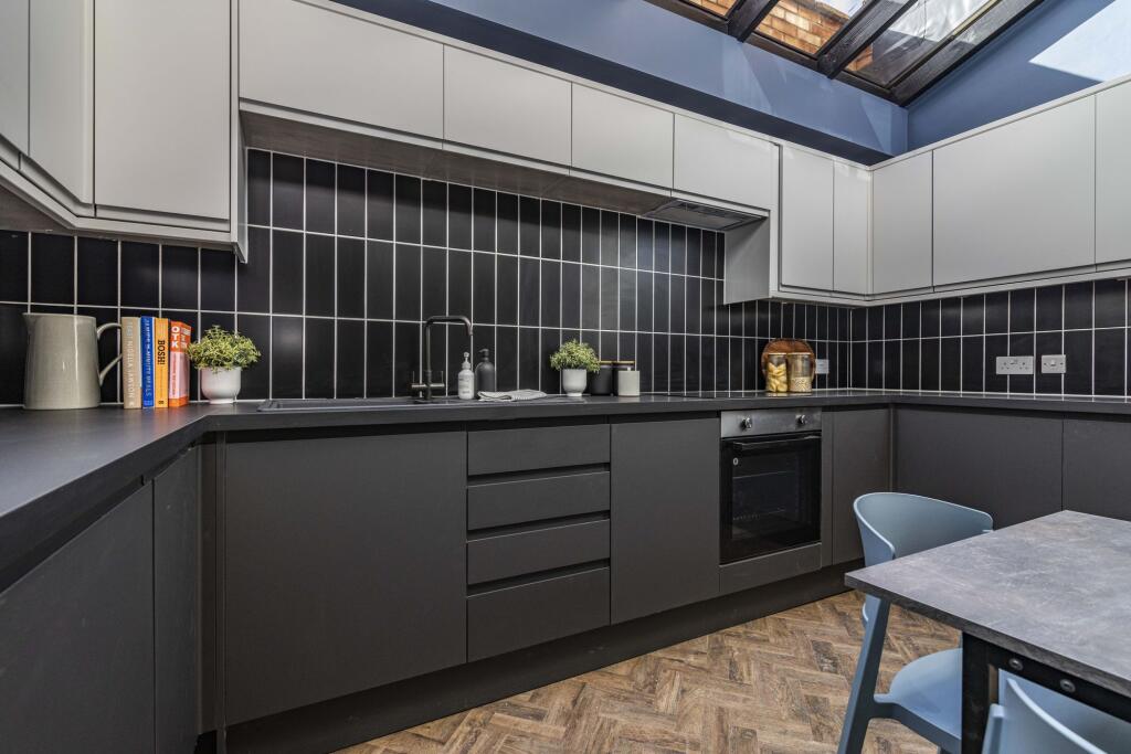Apartment in Nottingham - View 5