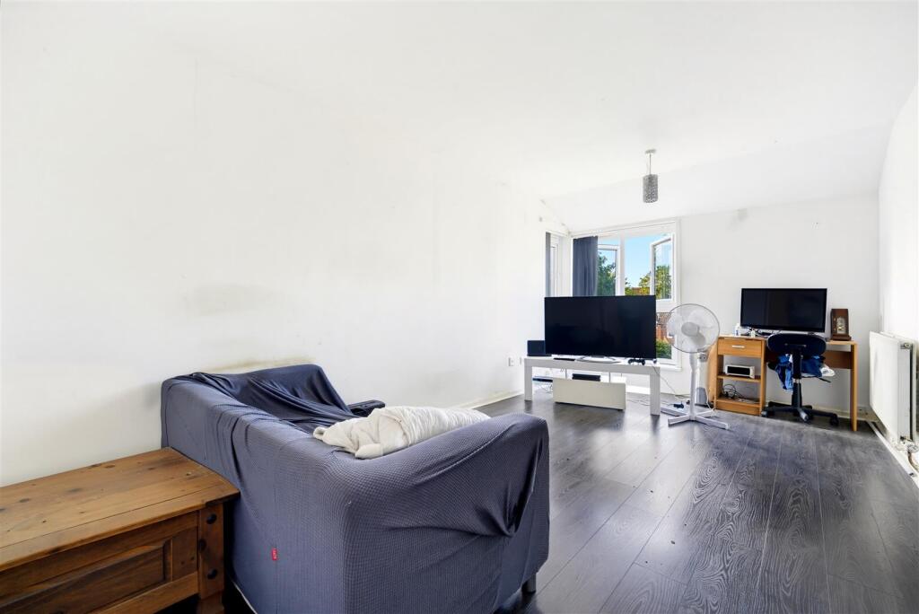 Apartment in Twickenham - View 2